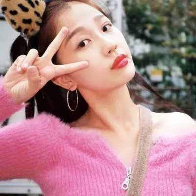 想踢沉迷男的女人